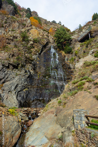 Obraz na płótnie Moles Waterfall in Andorra. w salonie