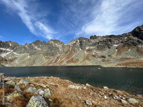 Fototapeta Naklejka Na Ścianę i Meble -  Lake in the mountains