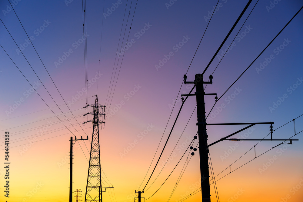 夕焼け空と電柱と鉄塔と電線と_01