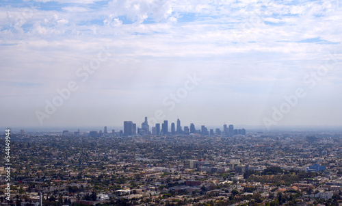 Skyline of Los Angeles seen from the Griffith Observatory. © StandbildCA