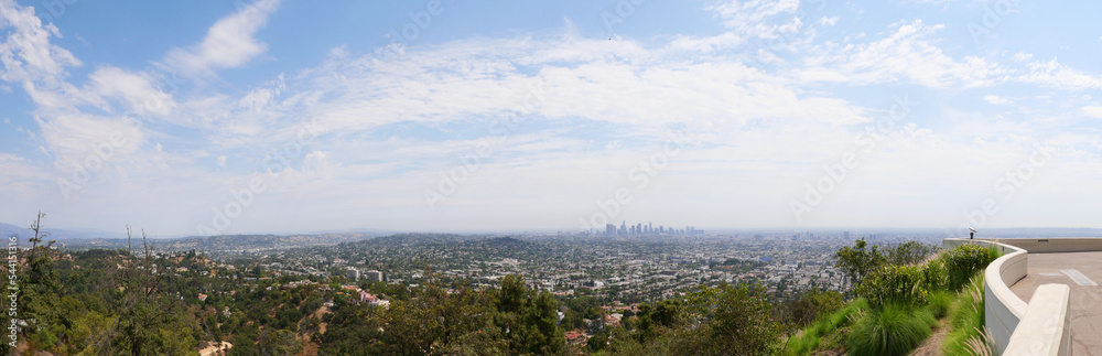 Fototapeta premium Panorama of Los Angeles seen from the Griffith Observatory.