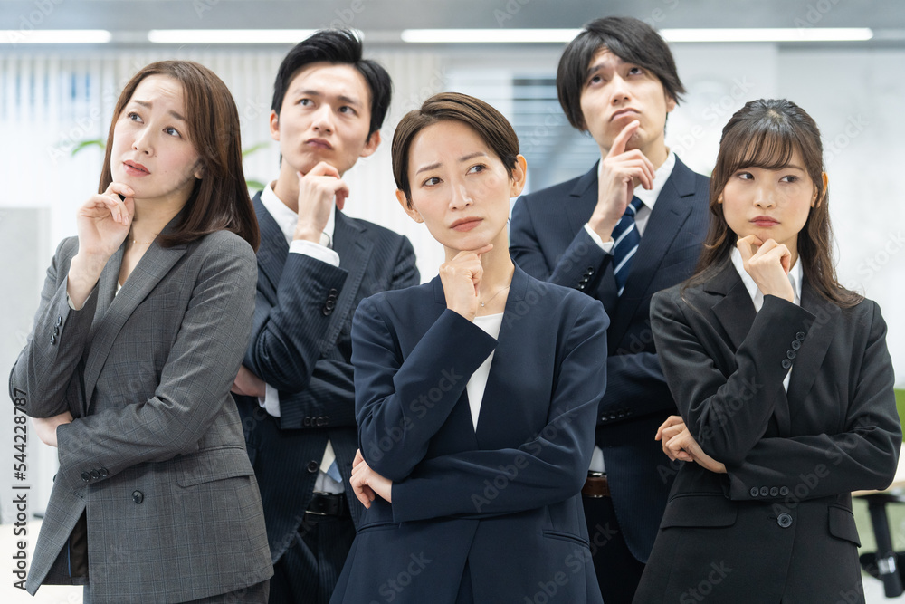 考える日本人グループ 考える日本人グループ