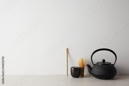 白い背景と茶道具 photo