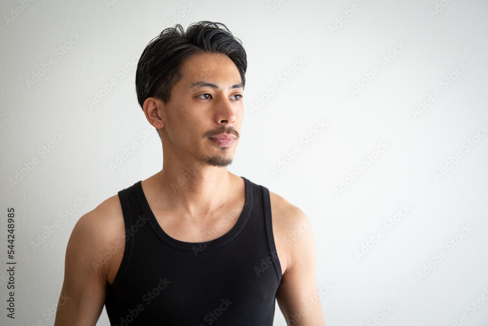 © BRAD - 30代男性のポートレイト