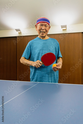 Photos more than 100 years old elderly playing pingpong/ Table Tennis