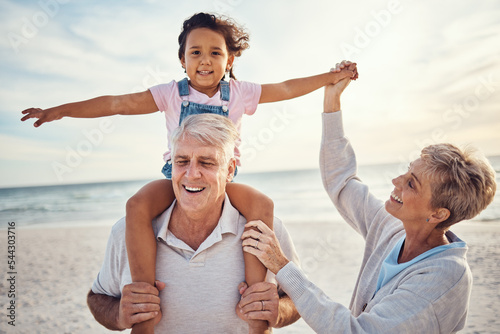 Fotografía Beach, family and grandparents piggy back for holiday fun together with grandchild in Australia