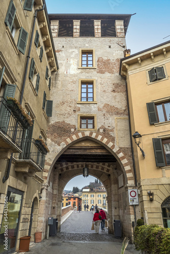 Fototapeta Naklejka Na Ścianę i Meble -  The arch and the tower of Ponte Pietra in Verona