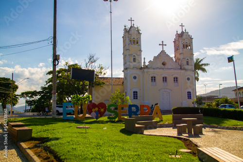 Foto da igreja matriz de Serra