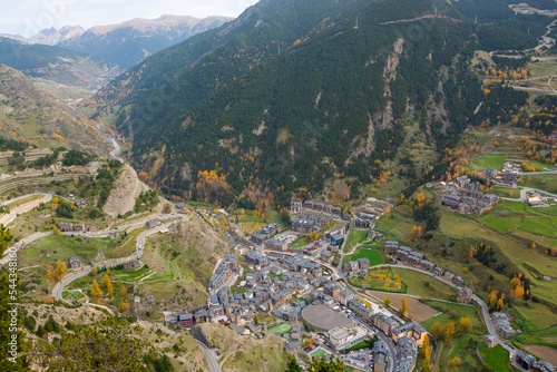 Obraz na płótnie Mountain serpentine, road and buildigs in Andorra. w salonie