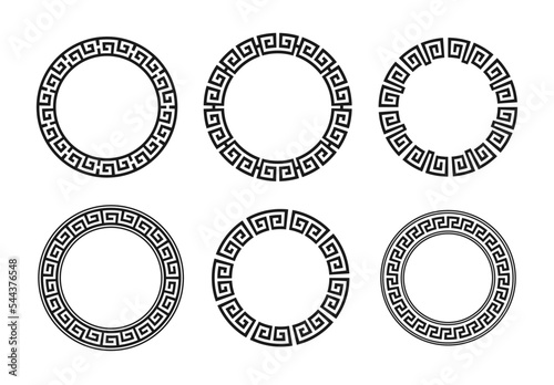 Foto Circle frame with a simple meander pattern