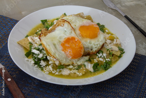 mexican food chilaquiles 