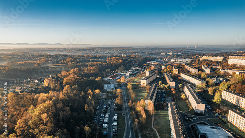 Obraz na płótnie Miasto przemysłowe Jastrzębie-Zdrój na Śląsku w Polsce, panorama z lotu ptaka jesienią w salonie