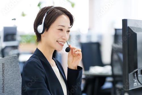 Plakat コールセンターで働く女性