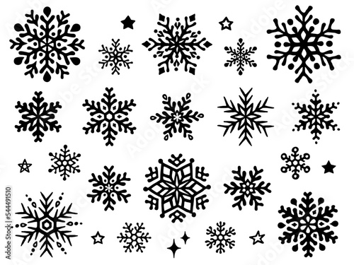 手描き風の色々な形の雪の結晶と星のシルエットイラストセット