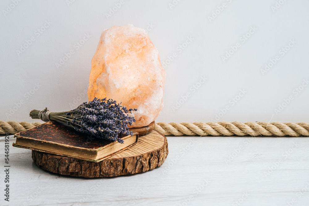 Using jute rope as floor trim, boho home design element. White living