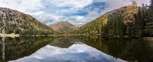 Obraz na płótnie Lake Etrachsee in the Austrian municipality of Krakau in the Murau district of Styria. It is 1,374 meters above sea level in the Krakau Valley, a high plateau in the Schladminger Tauern, Austria w salonie