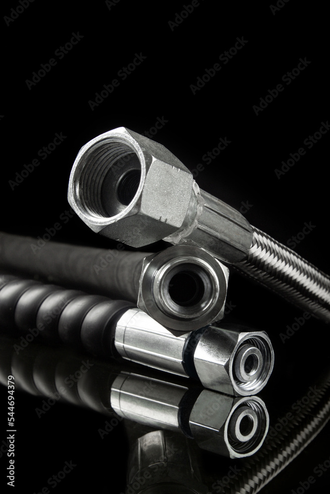 Quick coupling or fitting for high pressure hose in environments. Quick coupling or fitting for high pressure hose in environments.