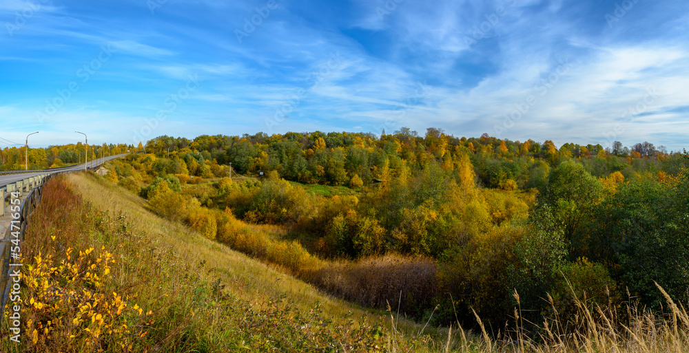 Obraz premium View of the river Tosna in the Sablinsky reserve in the Leningrad region
