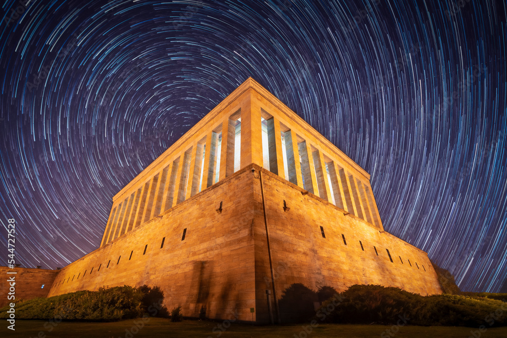 Fotka „Low view of anitkabir with a star trails, monumental stone grave ...