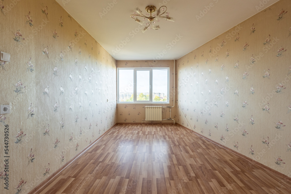Fototapeta premium Empty room finished and ready to move in