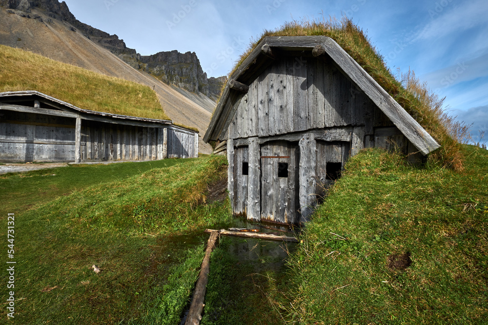 Stara wieś wikingów na Islandii - obrazy, fototapety, plakaty 