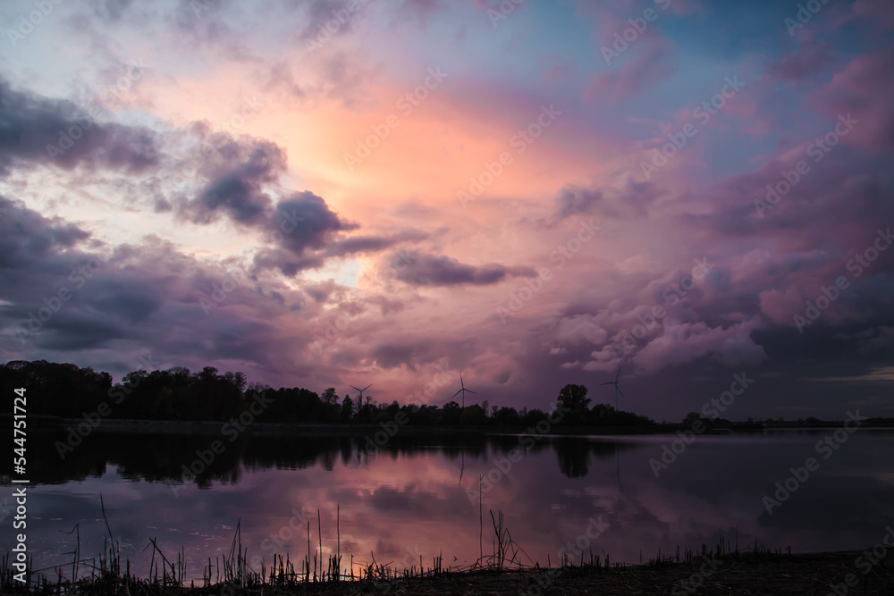 Fototapeta premium Sunset at a lake