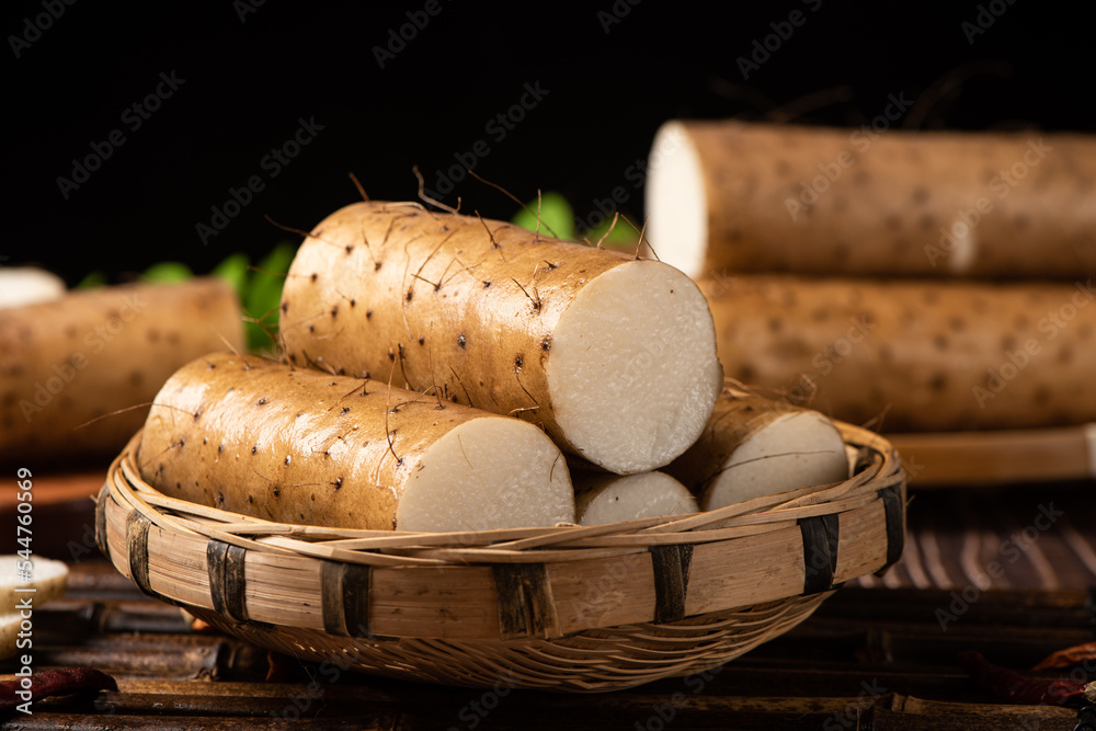 Ταπετσαρία fresh Chinese yam on wooden table