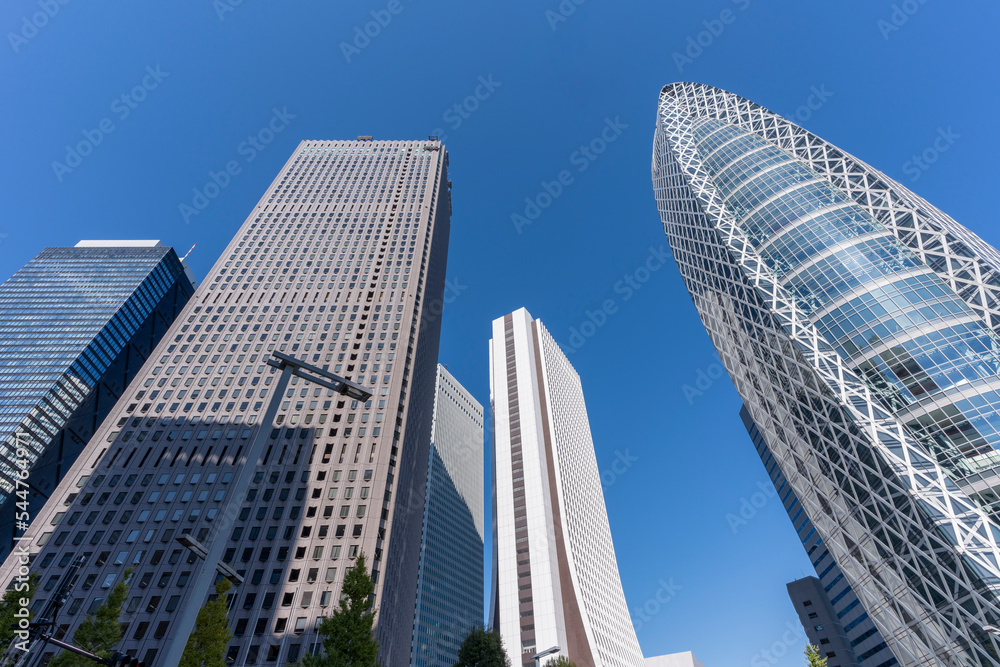 東京　新宿　高層ビルの風景