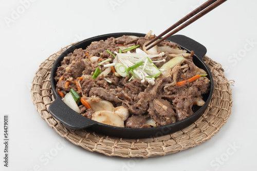 Bulgogi, beef, meal, meat, broth, food, food ingredients, vegetables, Korean food, soy sauce, garlic, mushrooms, stir-fry, seasoning, cooking, carrot, onion,불고기,소고기,식사,육류,육수,음식,음식재료,채소,한식,간장,마늘,버섯,볶음, photo