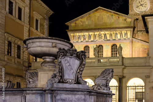 Roma, quartiere di Trastevere, chiesa Santa Maria in Trastevere, notte photo