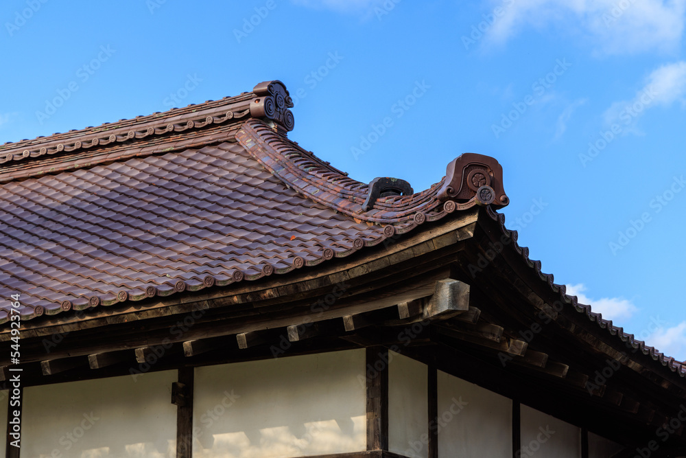 日本の古い建物の瓦の屋根