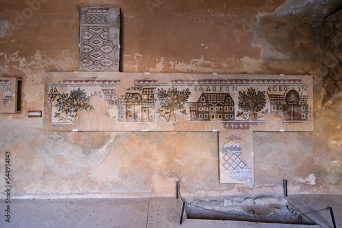le parc archéologique de Madaba avec des mosaïques