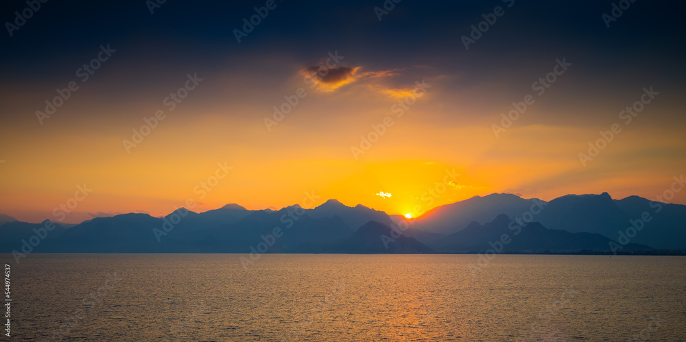 Naklejka premium Sea. Antalya coast sunset