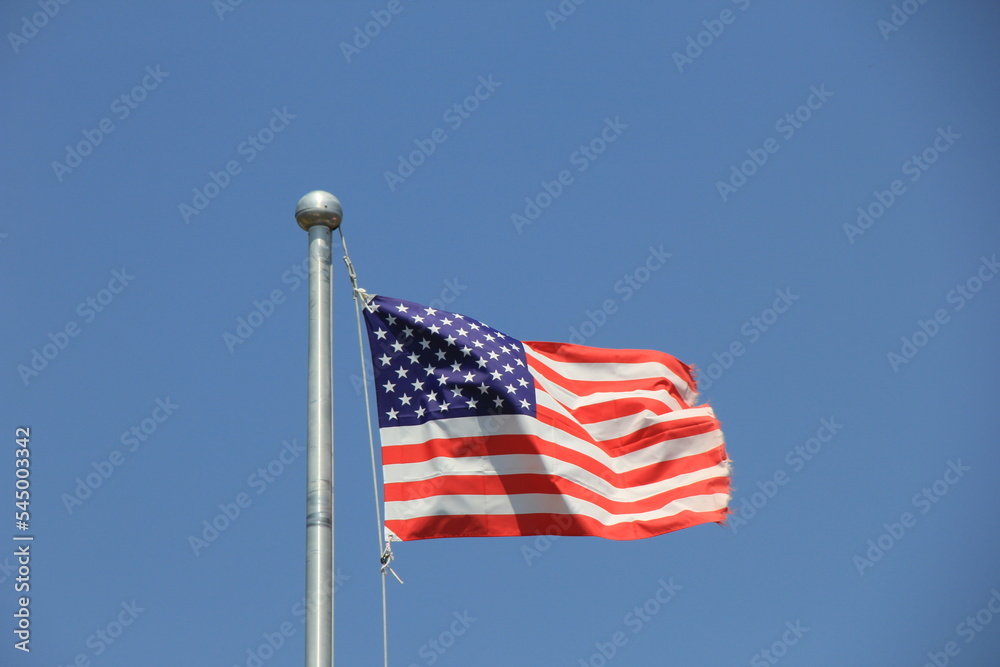 風にはためくアメリカの国旗 風にはためくアメリカの国旗
