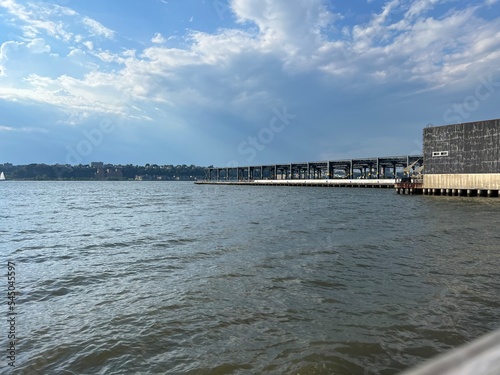 Wallpaper Mural sea  hudson river Torontodigital.ca