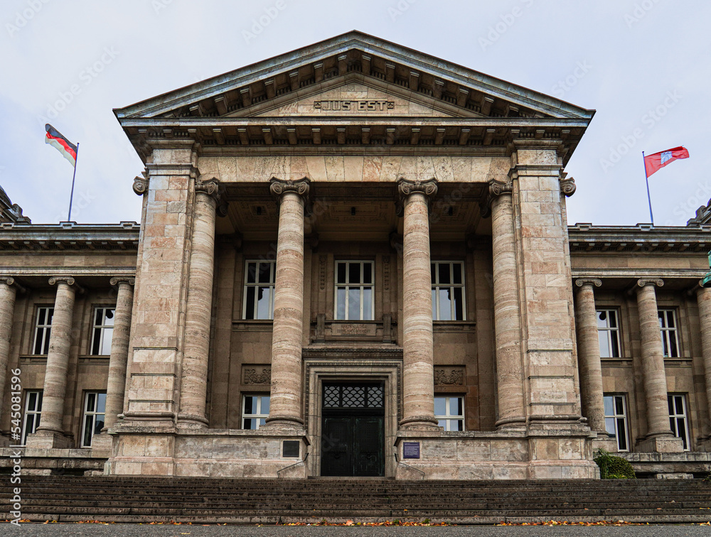 Eingang des Oberlandesgerichts Hamburg, horizontal 