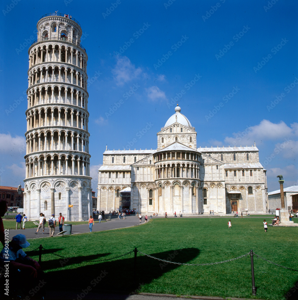 Pisa Piazza dei Miracoli. Duomo con la Torre Pendente