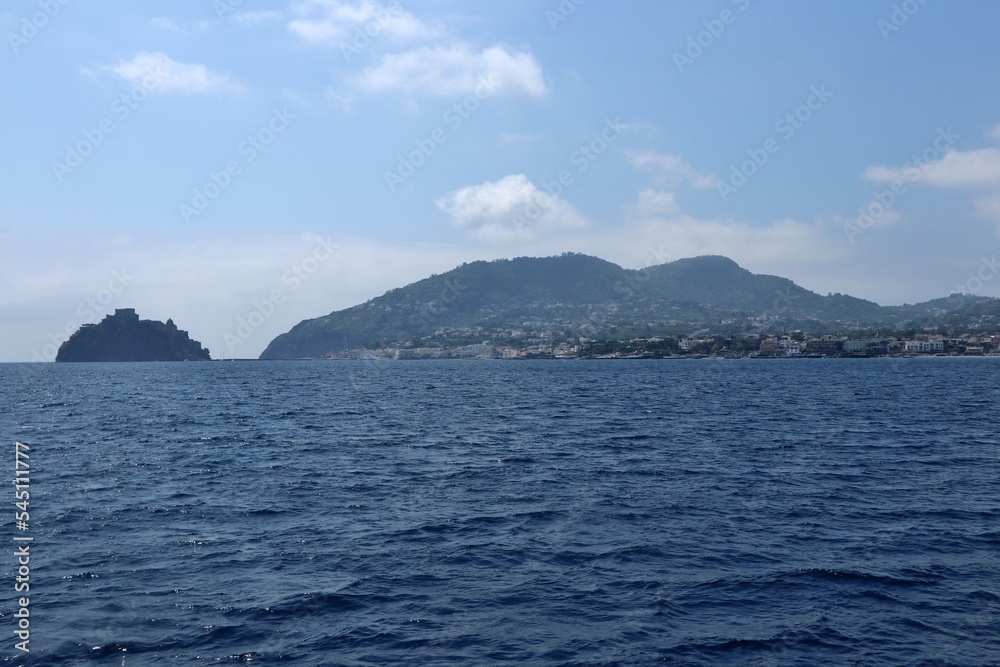 Ischia - Panorama dell'isola dall'aliscafo Ischia - Panorama dell'isola dall'aliscafo