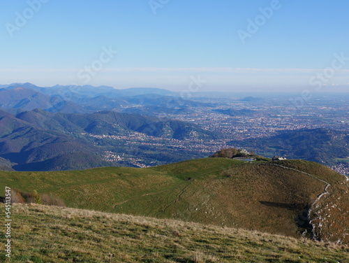 panorama della pianura bergamasca vista dal monte linzone photo