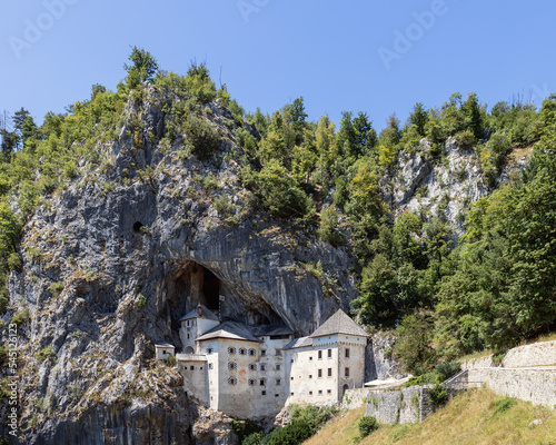 Fotografía In popular culture reconstruction of Predjama Castle (Predjamski grad) was made
