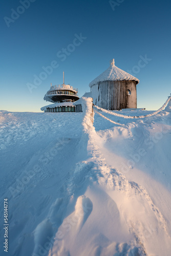 Obraz na płótnie peak of Sniezka mountains during winter sunrise in Poland and Czech republic border in Giant mountains w salonie