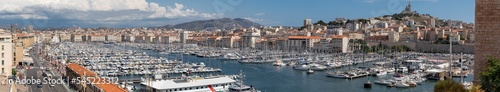 Panorama sur le Vieux-Port de Marseille © Pierre Violet
