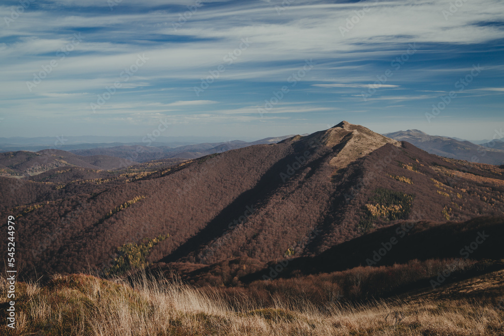 Obraz premium Bieszczady mountain inPoland. Autumn view of Polonina Wetlinska and Polonina Carynska