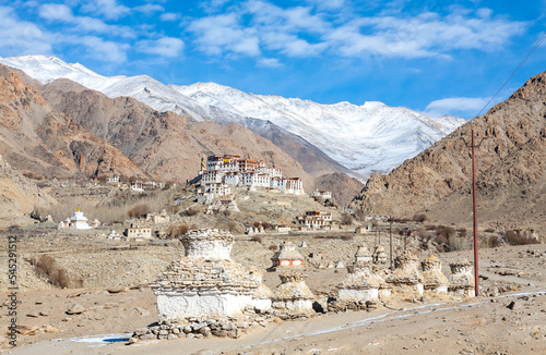 INDE, LADAKH: Likir monastery in winter, dry and cold landscape