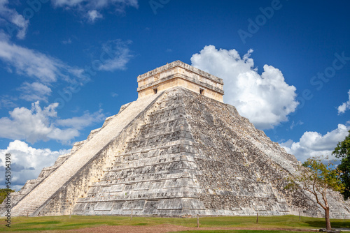 Kukulkan El Castillo   Mayan Pyramid Chichen Itza Mexico