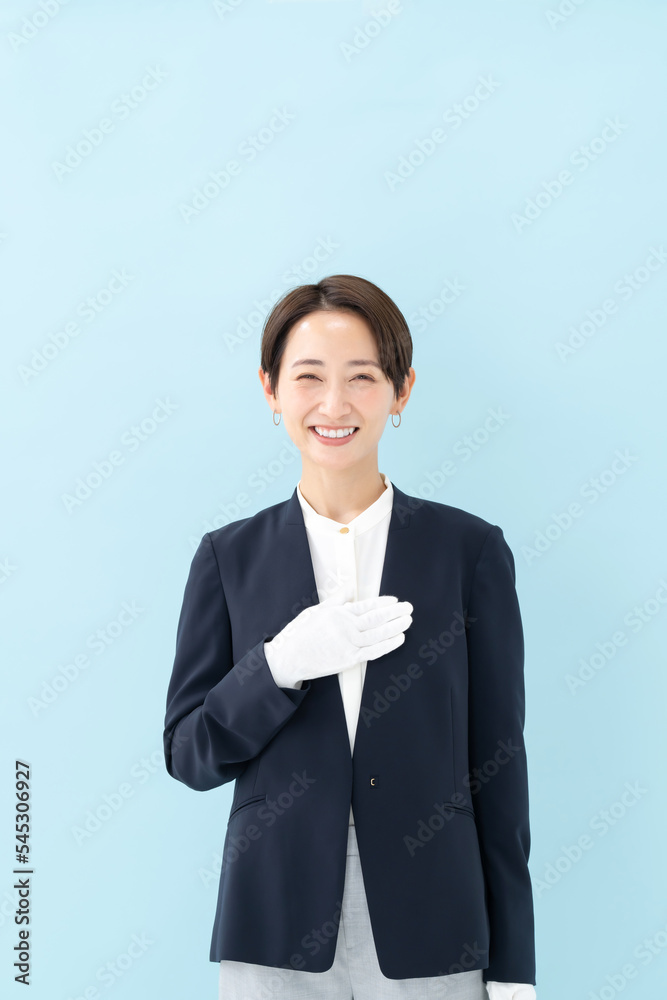 ビジネス・女性・ブルーバック