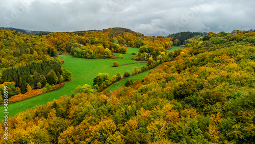 Kleine Herbstwanderung durch die sch  ne Parklandschaft bei Bad Liebenstein - Th  ringen - Deutschland