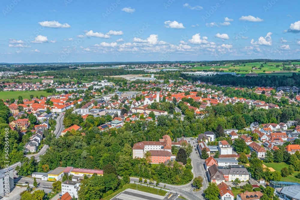 Die kreisfreie Stadt Kaufbeuren im Luftbild - Ausblick auf die östlichen Stadtteile