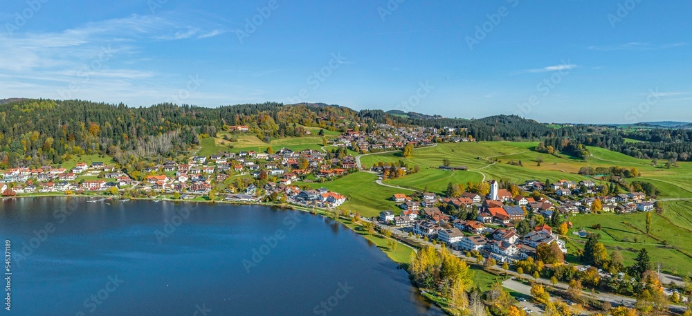 Ausblick auf Hopfen am See und Enzensberg im Ostallgäu