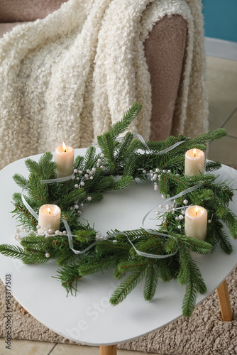 Festive christmas wreath wi...